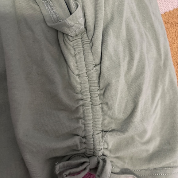 Girls mushroom cropped Tee size 11-12 - Picture 3 of 3